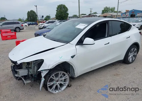 2023 Tesla Model Y Awd/Long Range Dual Motor All-Wheel Drive z USA, uszkodzony, nr VIN 7SAYGDEE9PA139906